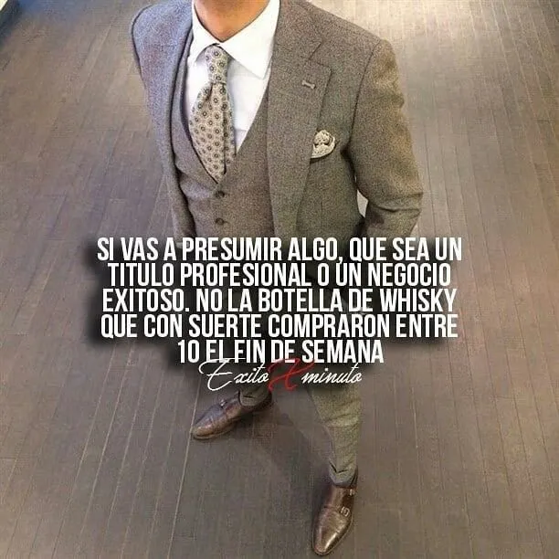 Si vas a presumir algo, que sea un título profesional o un negocio exitoso.