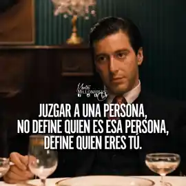 juzgar_a_una_persona_no_define_quien_es_esa_persona_define_quien_eres_tu