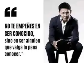 no_te_empenes_en_ser_conocido_sino_en_ser_alguien_que_valga_la_pena_conocer