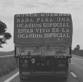 nunca_guardes_nada_para_una_ocasion_especial_estar_vivo_es_la_ocasion_especial